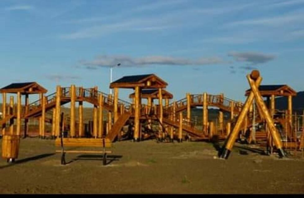 Puerto Deseado: avanza la construcción del Parque de troncos