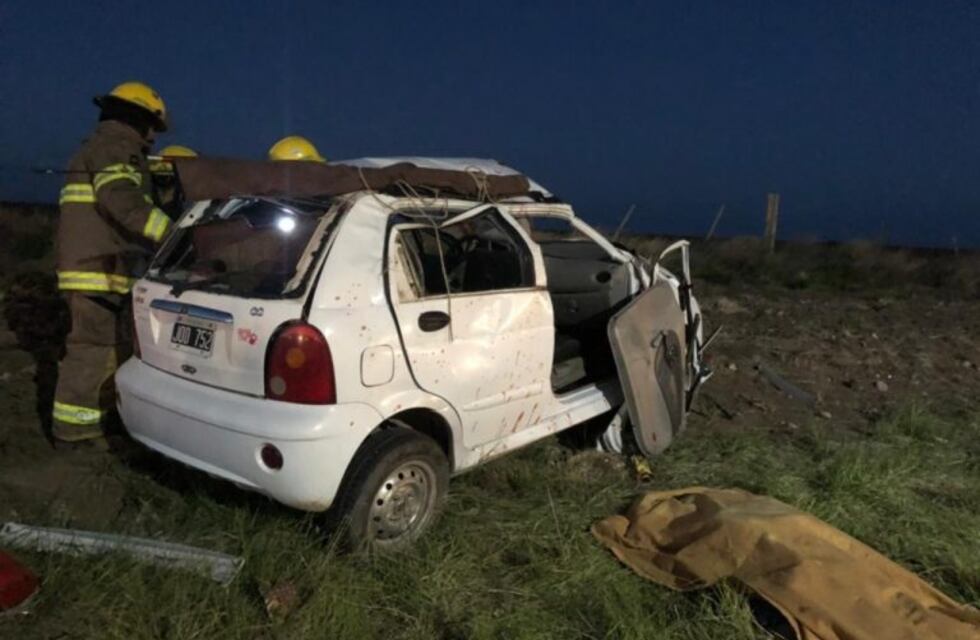 Un fallecido en el vuelco de un auto en cercanías de Bajo Hondo