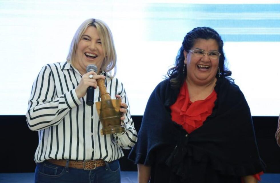 Bertone junto a 60 emprendedores de Tolhuin y Río Grande