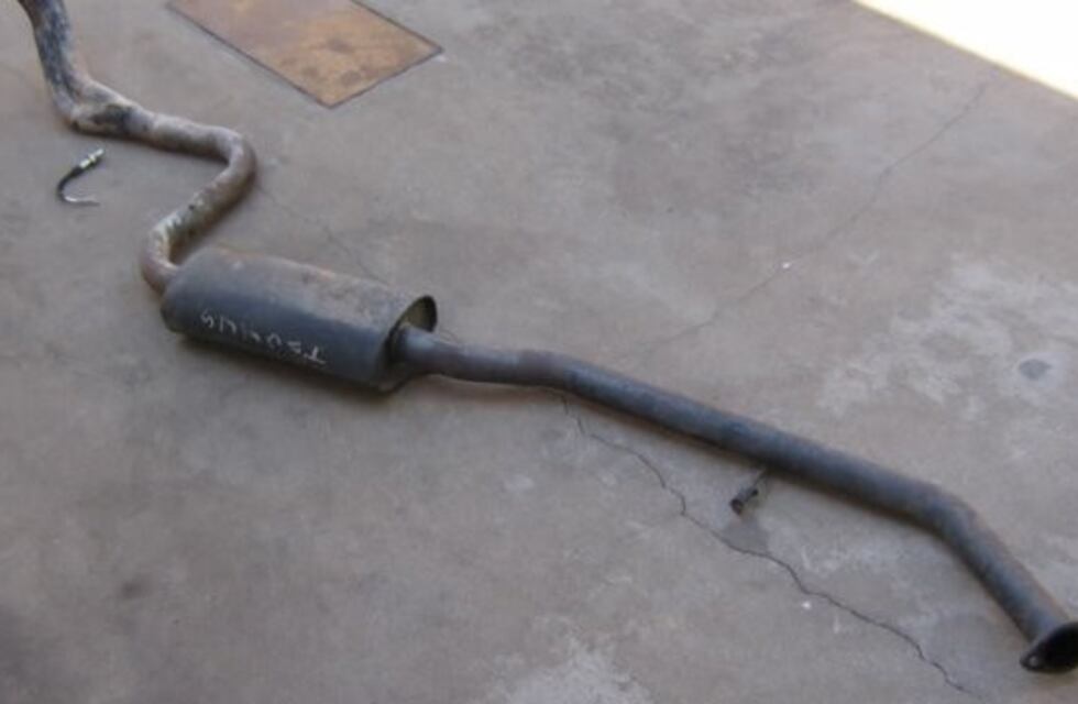 Intentaron asesinar a un hombre con un caño de escape