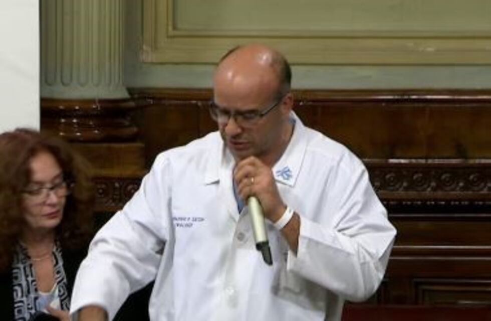 Senado: un urólogo expresó que la legalización del aborto es "un descalabro"