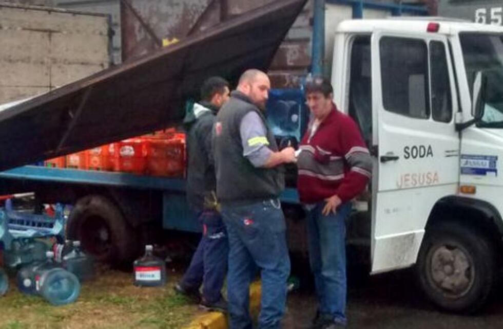 Un tren arrolló a un camión repartidor en San Lorenzo