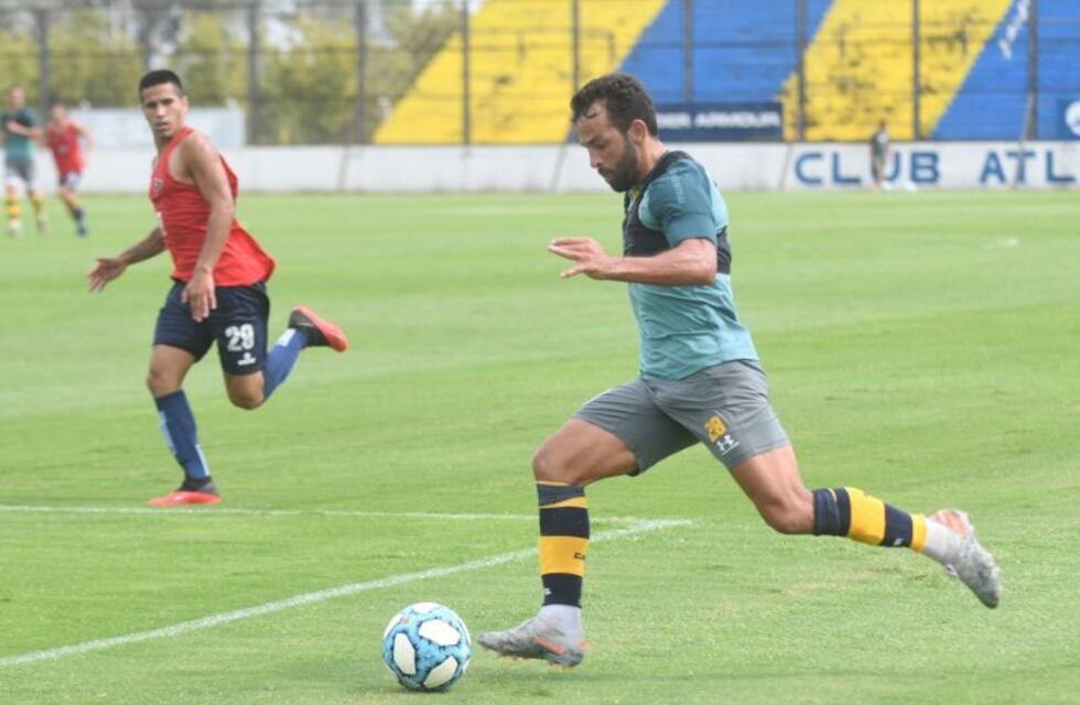 Gamba por Martínez y Zabala por Ojeda, los cambios de Central ante Colón