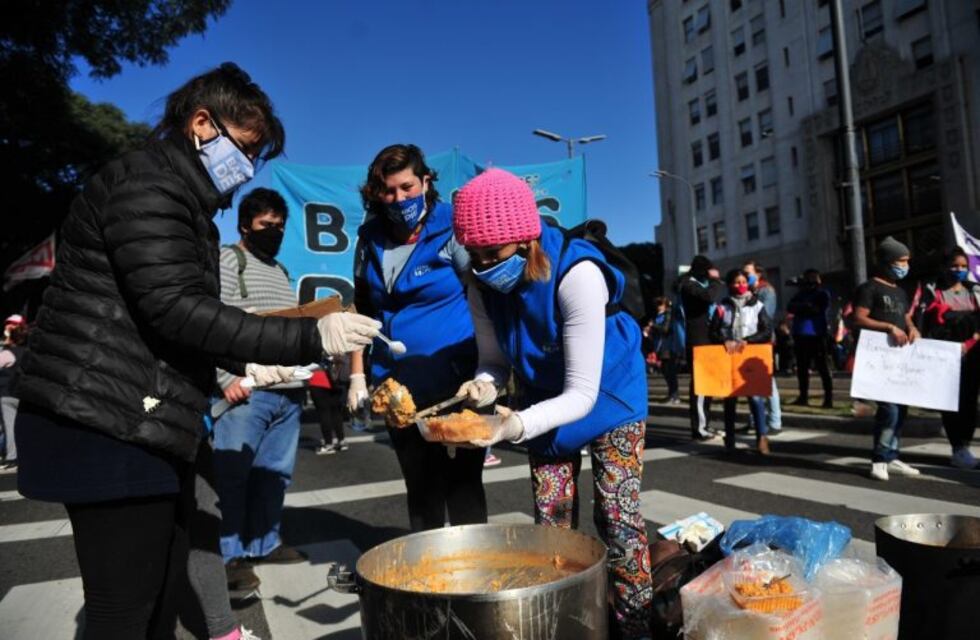 Cuarentena en el AMBA: conviven el Covid-19, el trueque y el pánico político a lo que viene