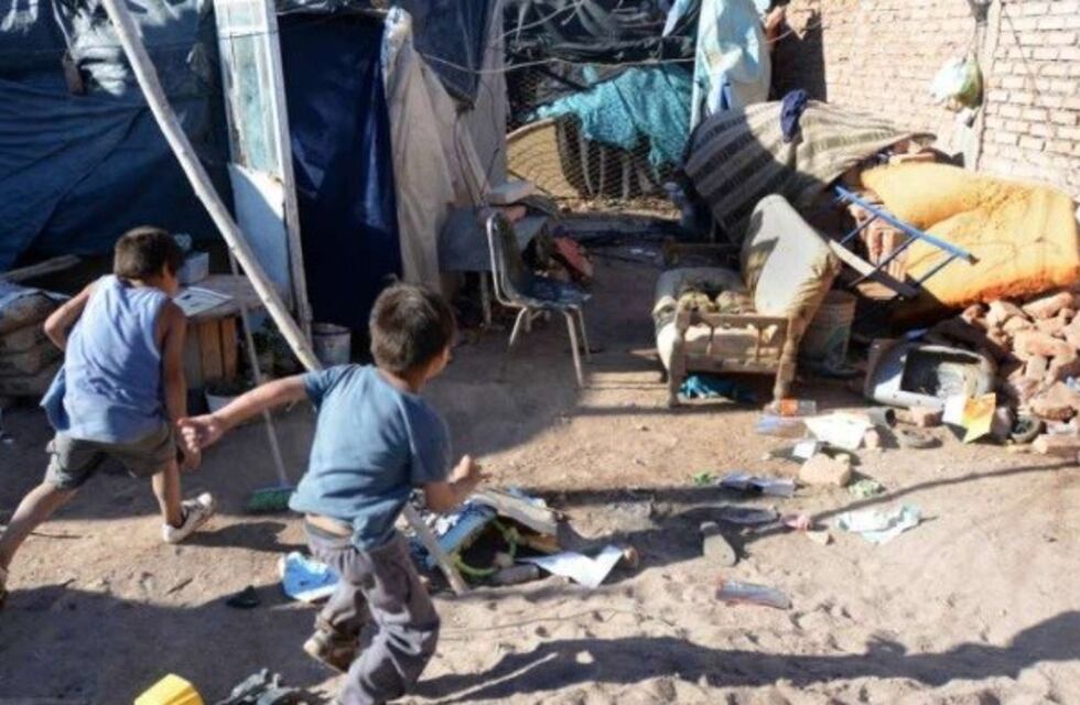 Para la UCA, en Argentina hay casi ocho millones de chicos pobres
