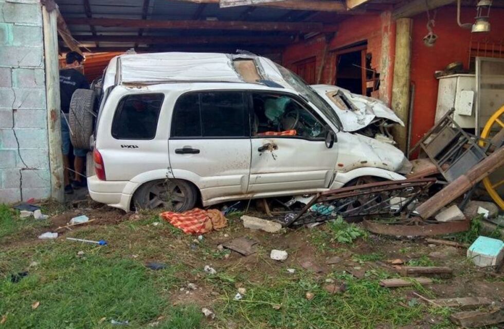 Traslasierra: robó una camioneta y se "estampó" contra una casa