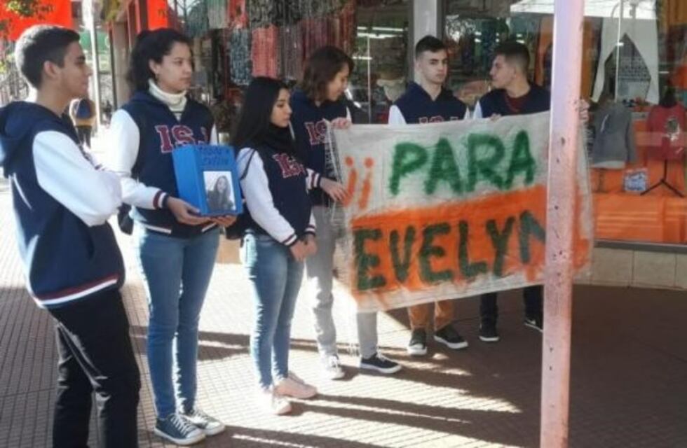 Compañeros juntan colaboraciones para Evelin