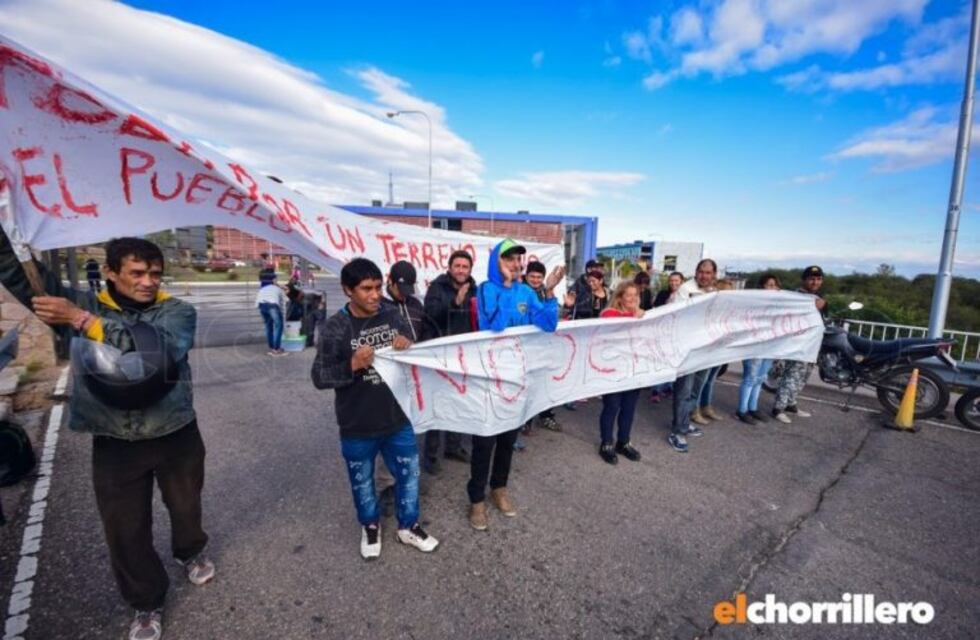 El gobierno puntano dialogó con las familias que usurparon tierras