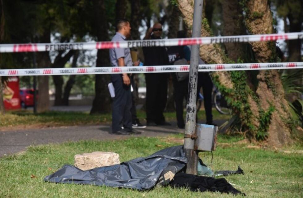 Identificaron a la persona encontrada sin vida en el parque Independencia