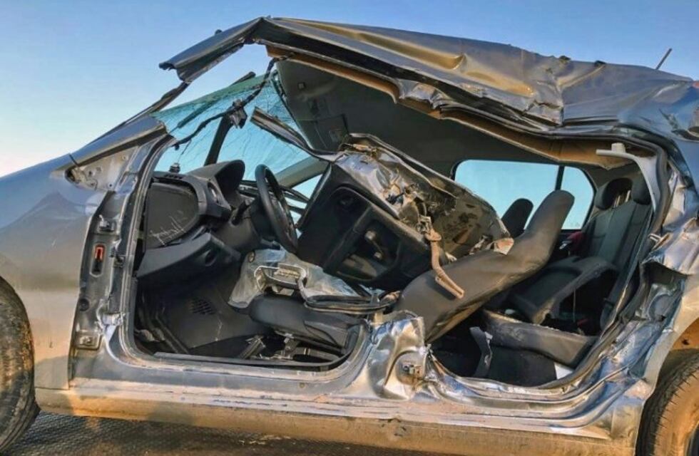 Internaron a una mujer que chocó con un camión en Autopista Rosario-Santa Fe