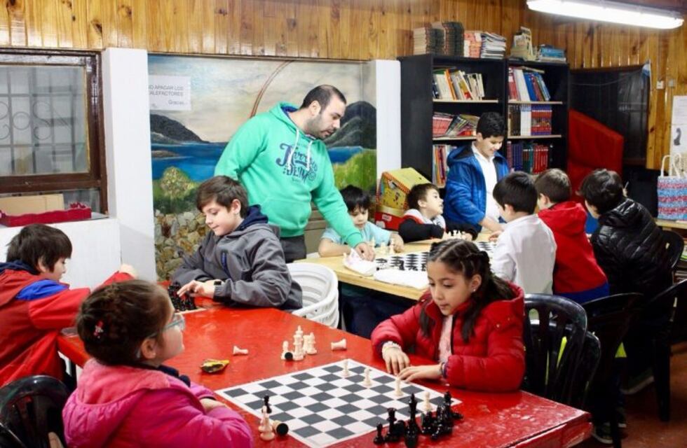 Chicos de talleres municipales representarán a Ushuaia en el sudamericano de ajedrez