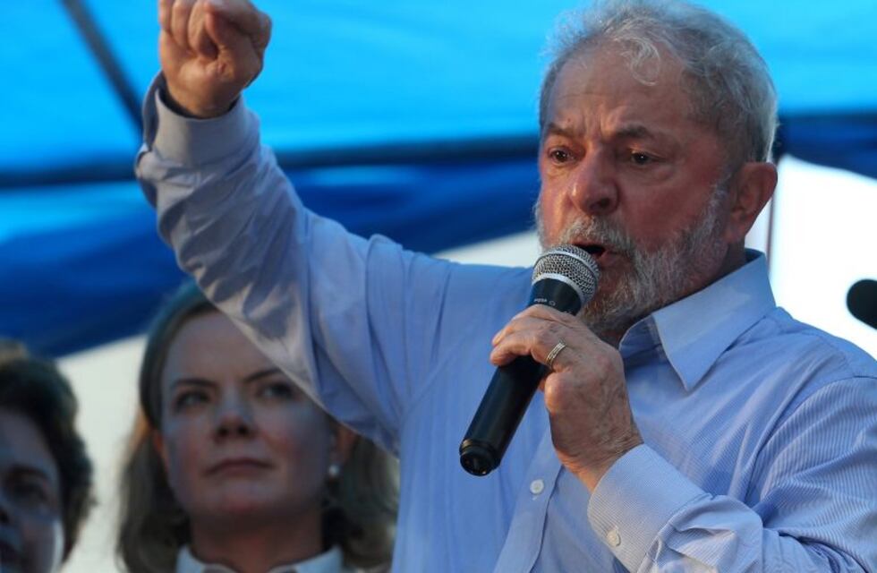 La justicia electoral brasileña le cerró la puerta a la candidatura de Lula