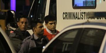 El prefecto Daniel Acosta, durante la reconstrucción del crimen por el que está detenido\u002E (Mario Sayes)