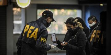 Cuarentena estricta en el AMBA: se renovaron el 50% de los permisos de circulación\u002E (Federico Lopez Claro)