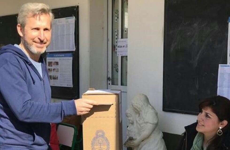 Rogelio Frigerio votó en Villa Paranacito: "esta elección nos da la posibilidad de definir qué argentina queremos"