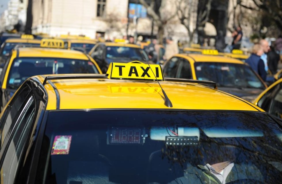 Taxistas de Santa Fe evalúan cortar el servicio nocturno debido a los problemas de seguridad