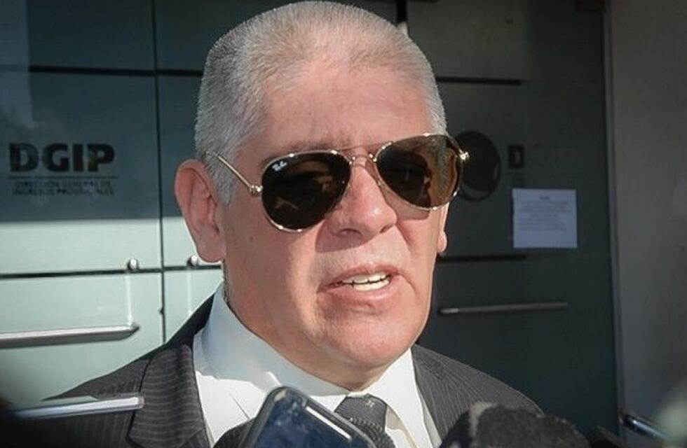 Los empleados estatales tendrán un piso salarial de $15.000 y el aumento alcanza a docentes