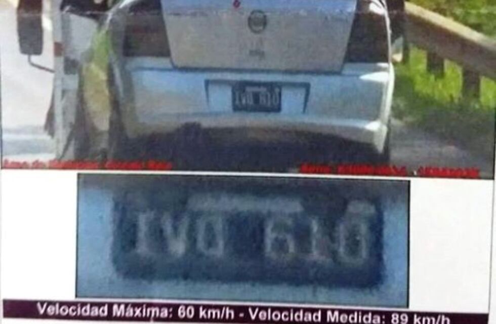 ¡Insólito! Remolcaban su auto y lo multaron por exceso de velocidad