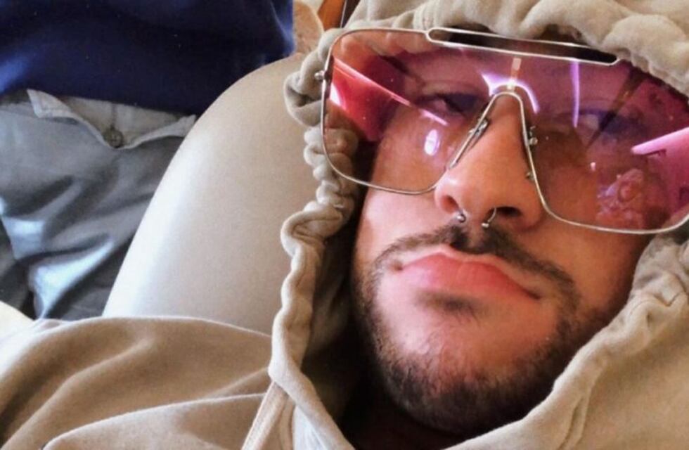 Bad Bunny entra en la historia como el primer "conejito" de Playboy