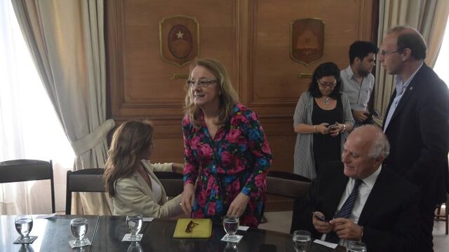 DYN28, BUENOS AIRES, 20/12/2013, ENCABEZADOS POR ROGELIO FRIGERIO SE REUNIERON FUNCIONARIOS NACIONALES Y GOBERNADORES PARA LLEGAR A UN ACUERDO EN LA REFORMA DEL IMPUESTO A LAS GANANCIAS DESPUu00c9S DEL CONVENIO EN QUE SE LLEGu00d3 ENTRE LA ADMINISTRACIu00d3N CENTRAL Y LA CGT. FOTO:DYN/LUCIANO THIEBERTGER. buenos aires alicia kirchner reunion gobernadores impuesto a las ganancias reunion gobierno gobernadores provinciales