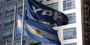 YPF logró llegar a un acuerdo para evitar un juicio de 14 mil millones de dólares en Estados Unidos. Foto: Archivo.