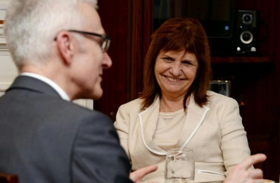 Bullrich le advirtió "que se cuiden" a las bandas que quieran imitar a "Los Monos"