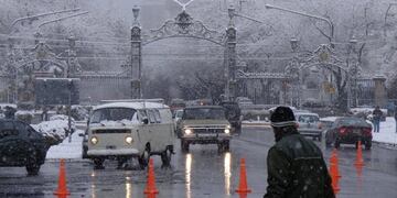 Portones del parque, Mendoza, con nieve\u002E