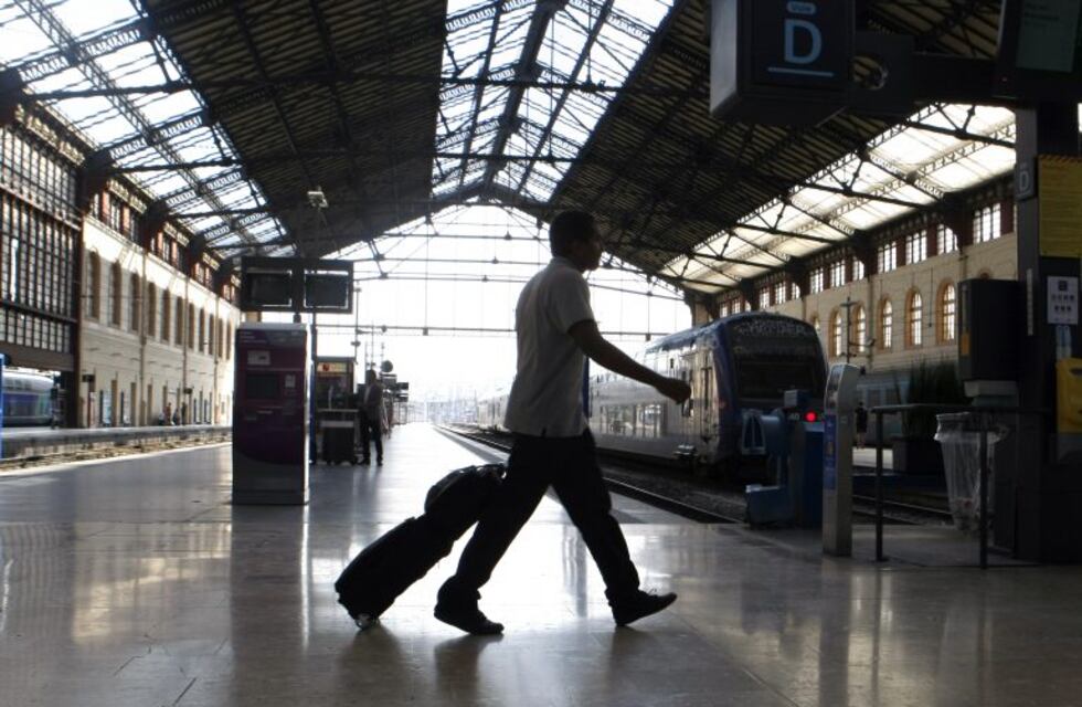 Atacan con ácido a cuatro turistas en Francia