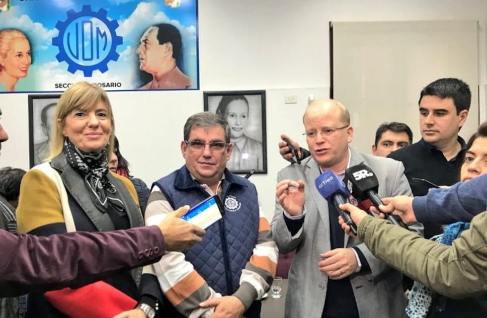 Los socialistas se volcaron a las redes para cambiar el voto de Contigiani sobre el aborto