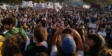 Marcha por la educación pública llegó al Monumento