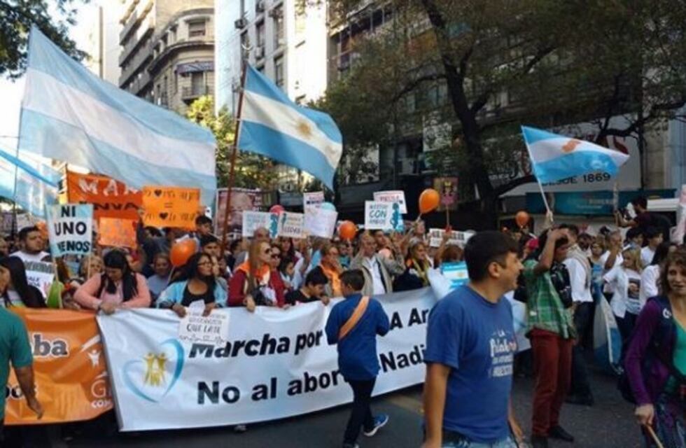 Las imágenes de la multitudinaria "Marcha por la Vida"