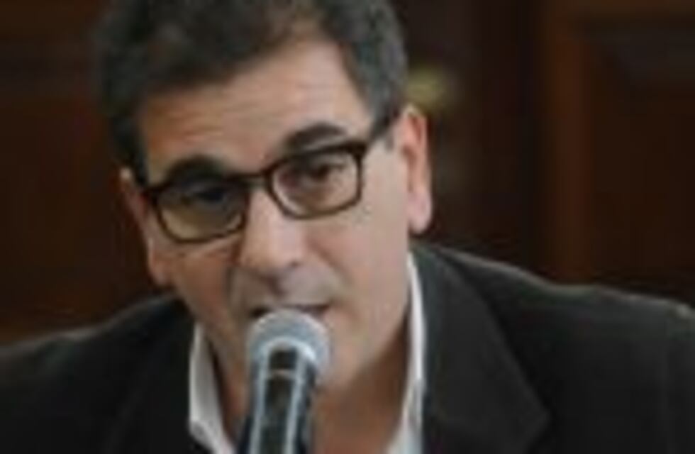 Ritondo pidió respetar la investidura presidencial y cambiar la idea de que "el boludo toca timbre" y el vivo "llena bolsillos con millones"