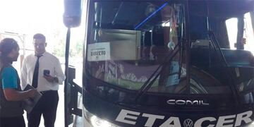 Pasajeros usuales del trasporte Paraná - Santa Fe piden viajar seguros