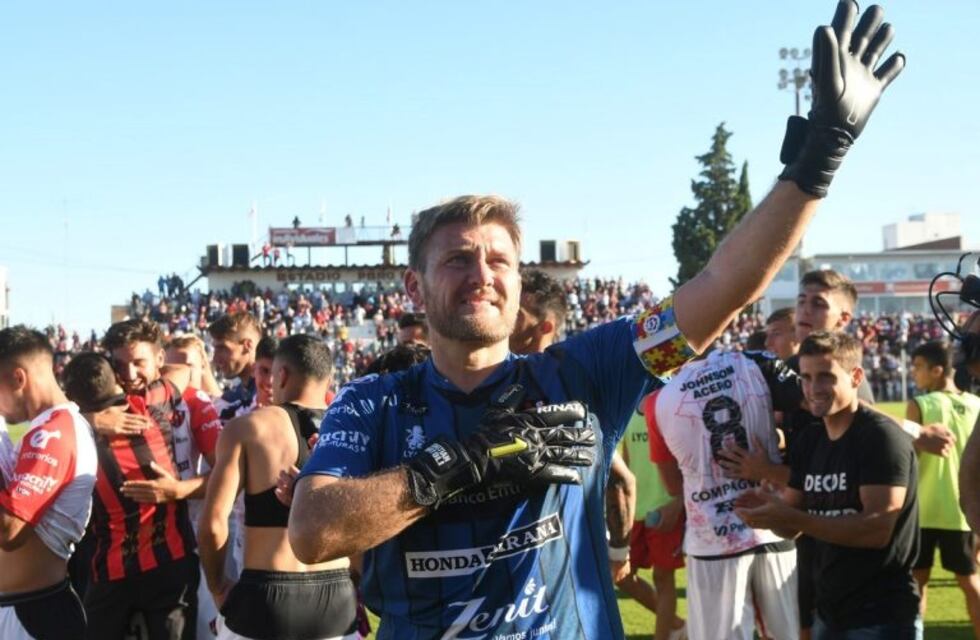 Luego de 16 años defendiendo el arco de Patronato, Bértoli "colgó los guantes"