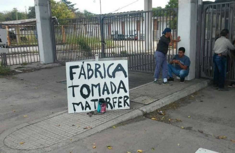 Por despidos, toman la fábrica de Materfer en Ferreyra