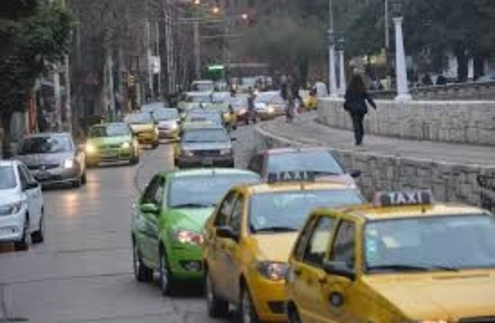 A partir de este sábado, rige la suba del 10% en taxis y remises en Córdoba