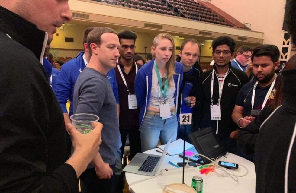 Un santafesino desarrolló una app por la que fue reconocido por el creador de Facebook
