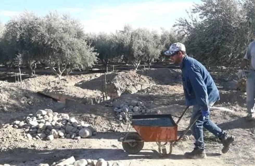Bomberos Voluntarios hacen repostería para levantar su propia sede