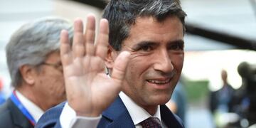 (FILES) This file photo taken on June 11, 2015 shows Uruguayan Vice-President Raul Sendic arriving to attend the second day of a European Union and the Community of Latin America and Caribbean states (EU-CELAC) summit on June 11, 2015 at the European Union headquarters in Brussels\u002E \nUruguay's Vice President Raul Sendic on September 9, 2017 presented his indeclinable resignation\u002E  / AFP PHOTO / PHILIPPE HUGUEN