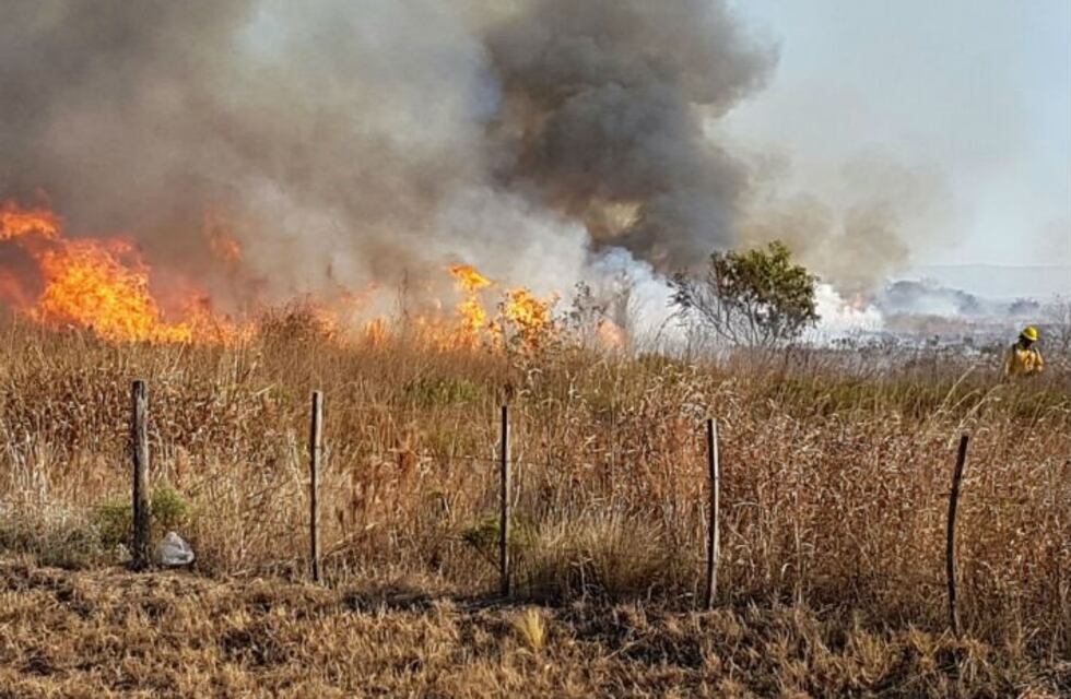 Un incendio afectó la Reserva Militar en La Calera