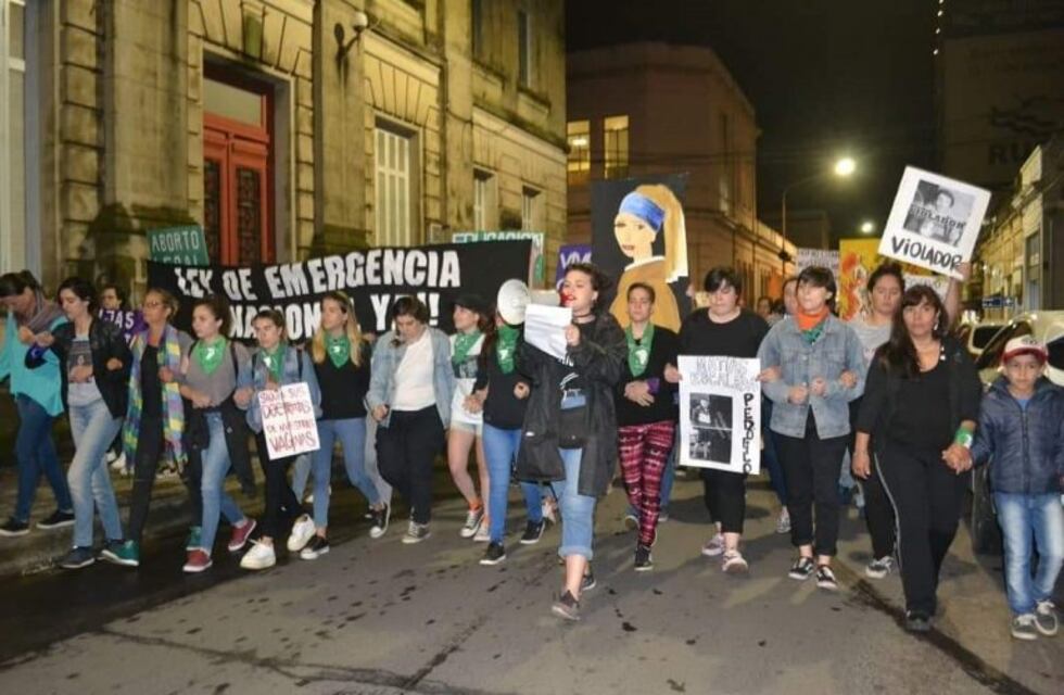 Concepción del Uruguay marchó en contra la violencia en las mujeres