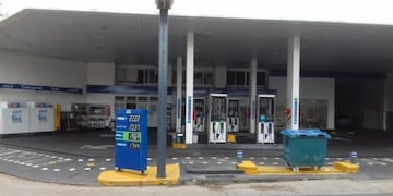 Estación de servicio YPF La Rotonda en Santa Fe\u002E (Francisco Olivares)