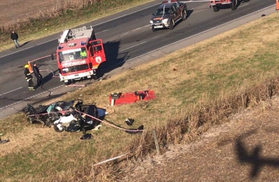 Tragedia vial: un auto y un camión protagonizaron un choque frontal fatal en Zavalla