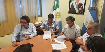 Reunión entre representantes de la UTA y CETACH\u002E (Foto: Diario Chaco)