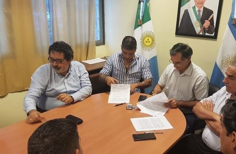 El sector gremial y los empresarios acordaron garantizar el servicio de transporte público