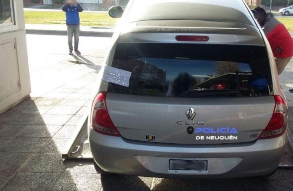 Allanaron dos domicilios en Neuquén