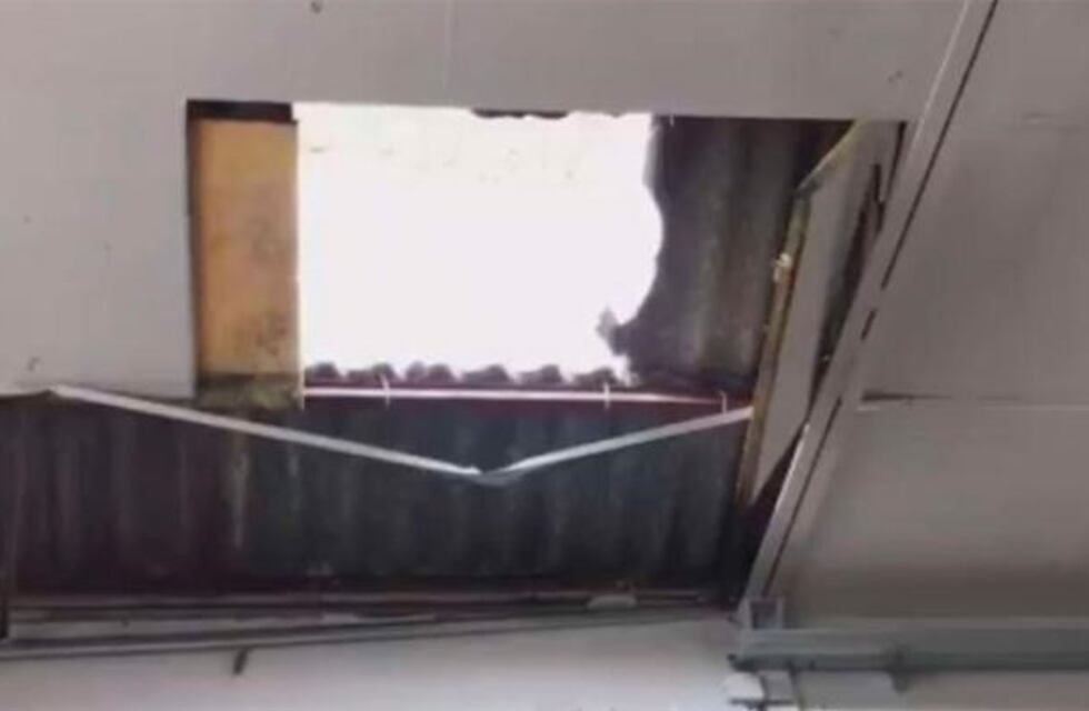 Un albañil pelea por su vida al caer desde 4 metros de altura