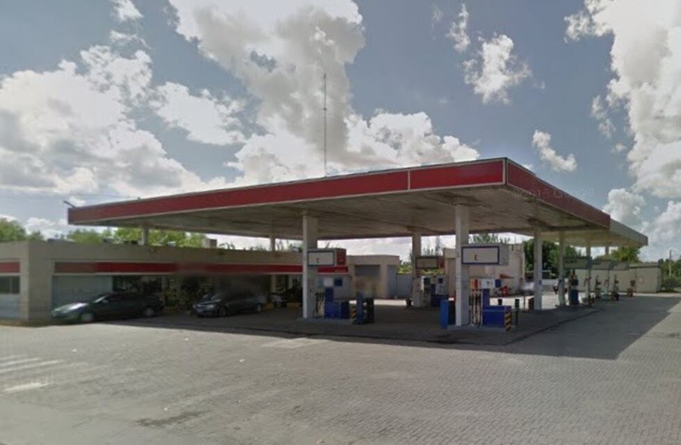 Quisieron robar la registradora de una estación de servicio y sólo se llevaron una bolsa con monedas