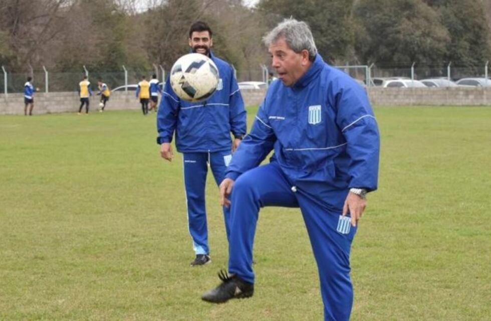 Racing ensayó para el clásico, con triunfo ante Juniors