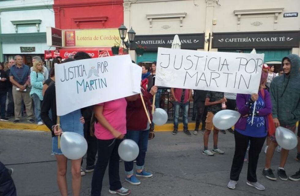 La Cumbre: multitudinaria marcha por mayor seguridad y justicia por Martín Ponce